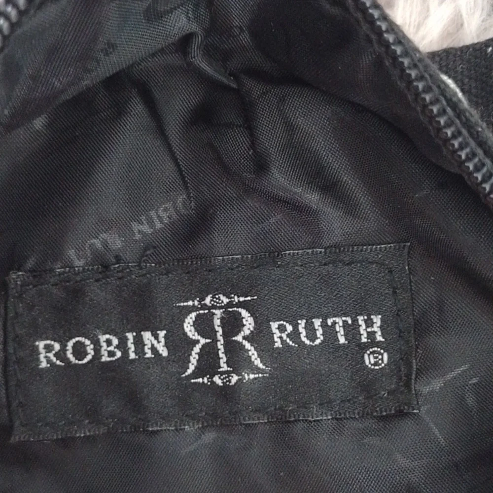 ROBIN RUTH - Picture 7 of 7